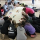 Швейцарски младежи подпомогнаха деца в Казанлък