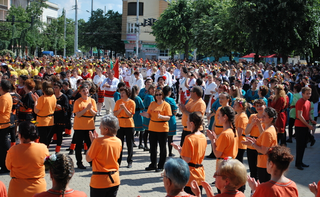 Стартира Международния фолклорен фестивал в Казанлък