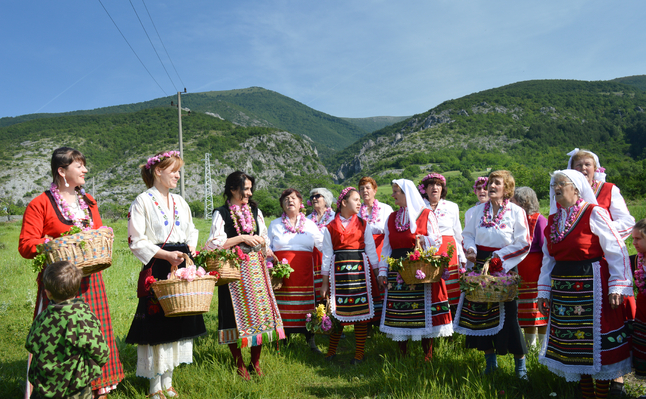 Розоберът в Ясеново отново със свободен вход – в Шипка правят възстановка на розоварене