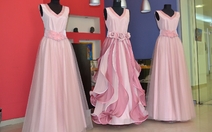 Общината представи новите рокли на Царица Роза и нейните подгласнички