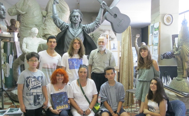 Младите художници на Казанлък рисуваха в побратимения град Толиати