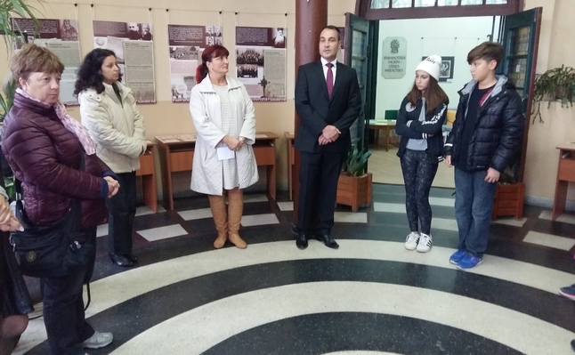 Библиотека "Искра" припомня будителите от Казанлък с изложба