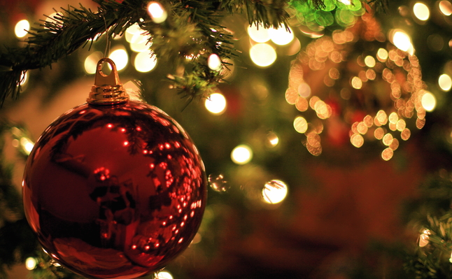 Коледната елха в Казанлък ще заблести в четвъртък