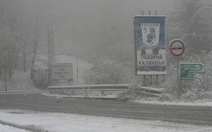 Снежната стихия затвори прохода Шипка