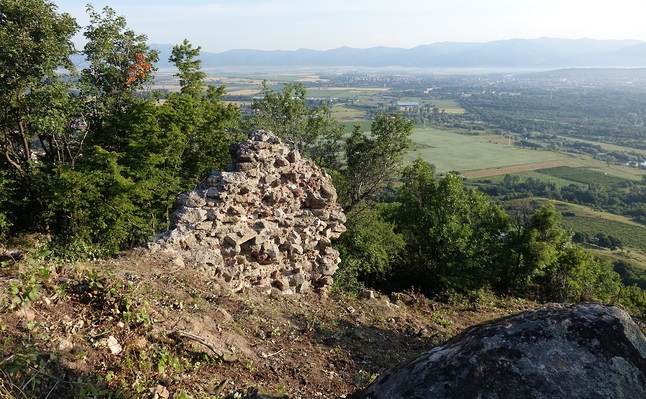 Започнаха археологически разкопки в крепостта Бузово кале